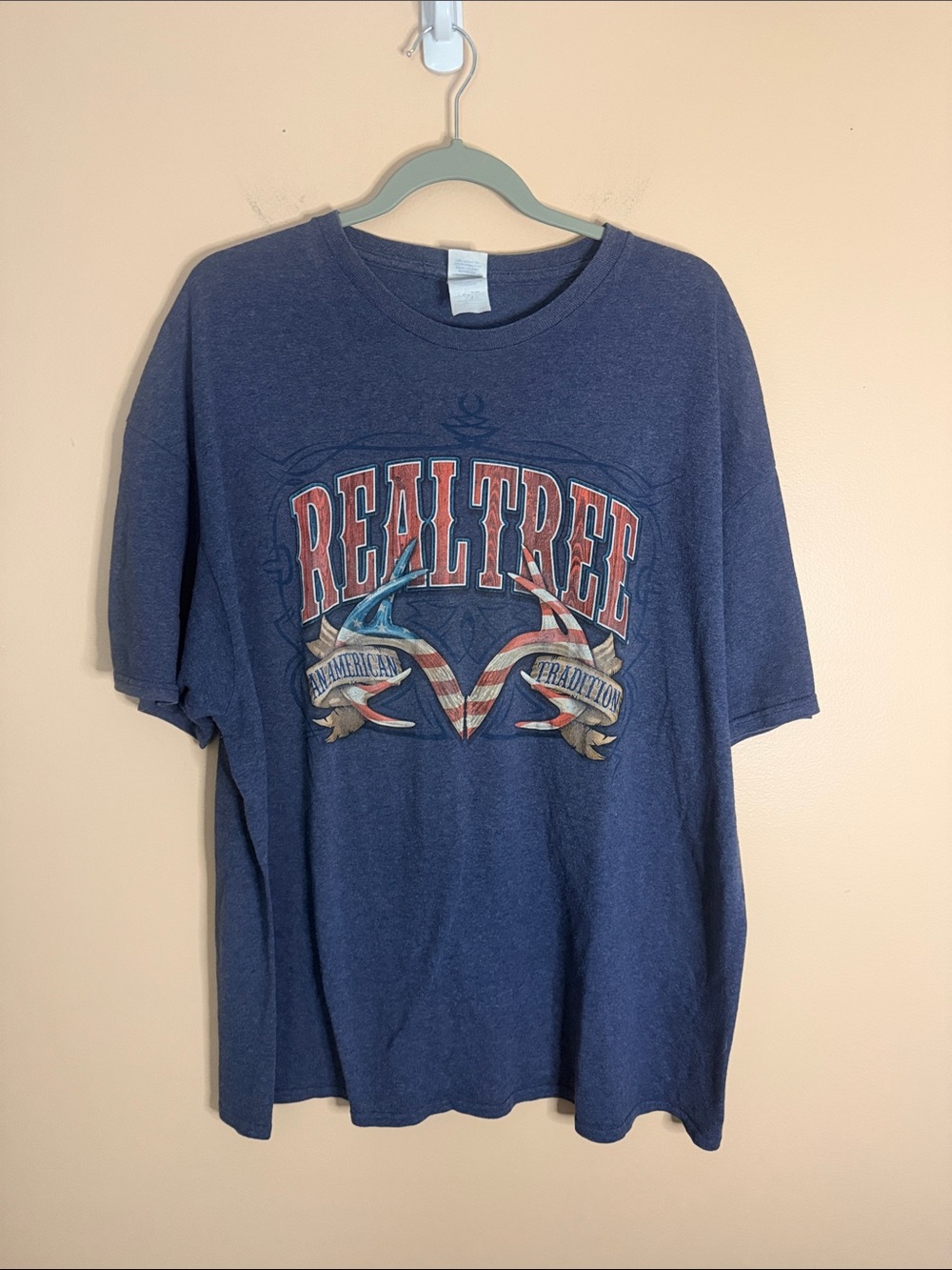 Realtree Navy Short-Sleeve Graphic Tee with Patriotic Antler Design